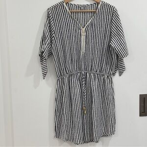 J for Justify striped dress with a front zipper and a drawstring waist Size L